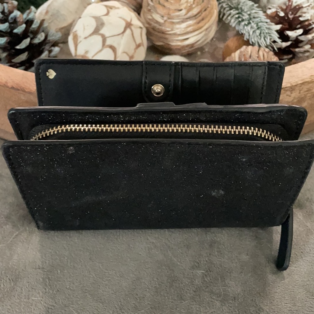 Kate Spade wallet - Picture 3 of 5